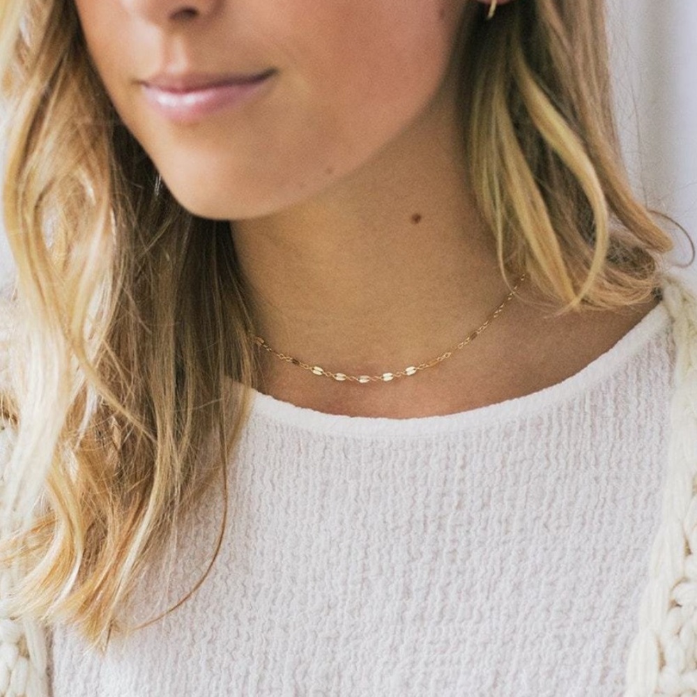 Dainty Gold Lace Chain Choker Necklace - Picture 4 of 6